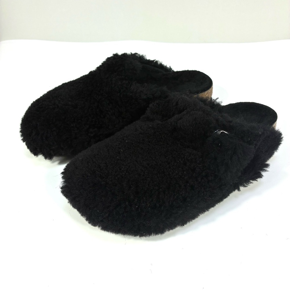 NWOB Birkenstock Boston Genuine Shearling Mule Big Buckle Black